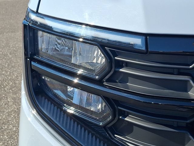 Certified 2025 Ford Expedition Active AWD/4WD image 9