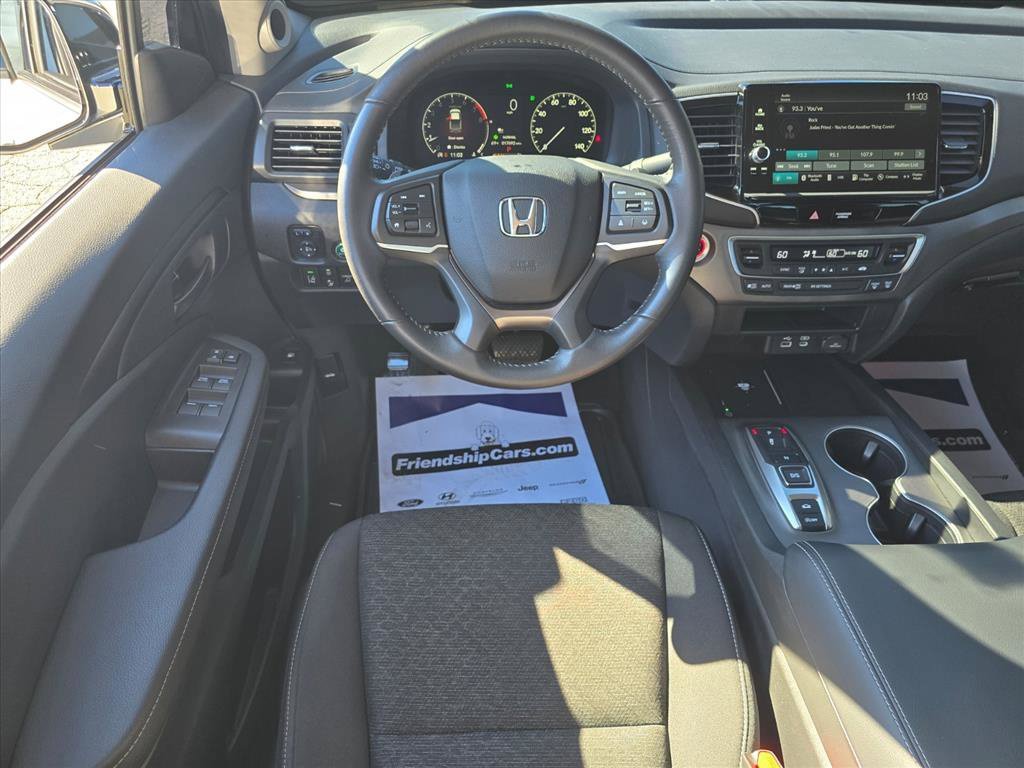 Used 2025 Honda Ridgeline Sport image 3