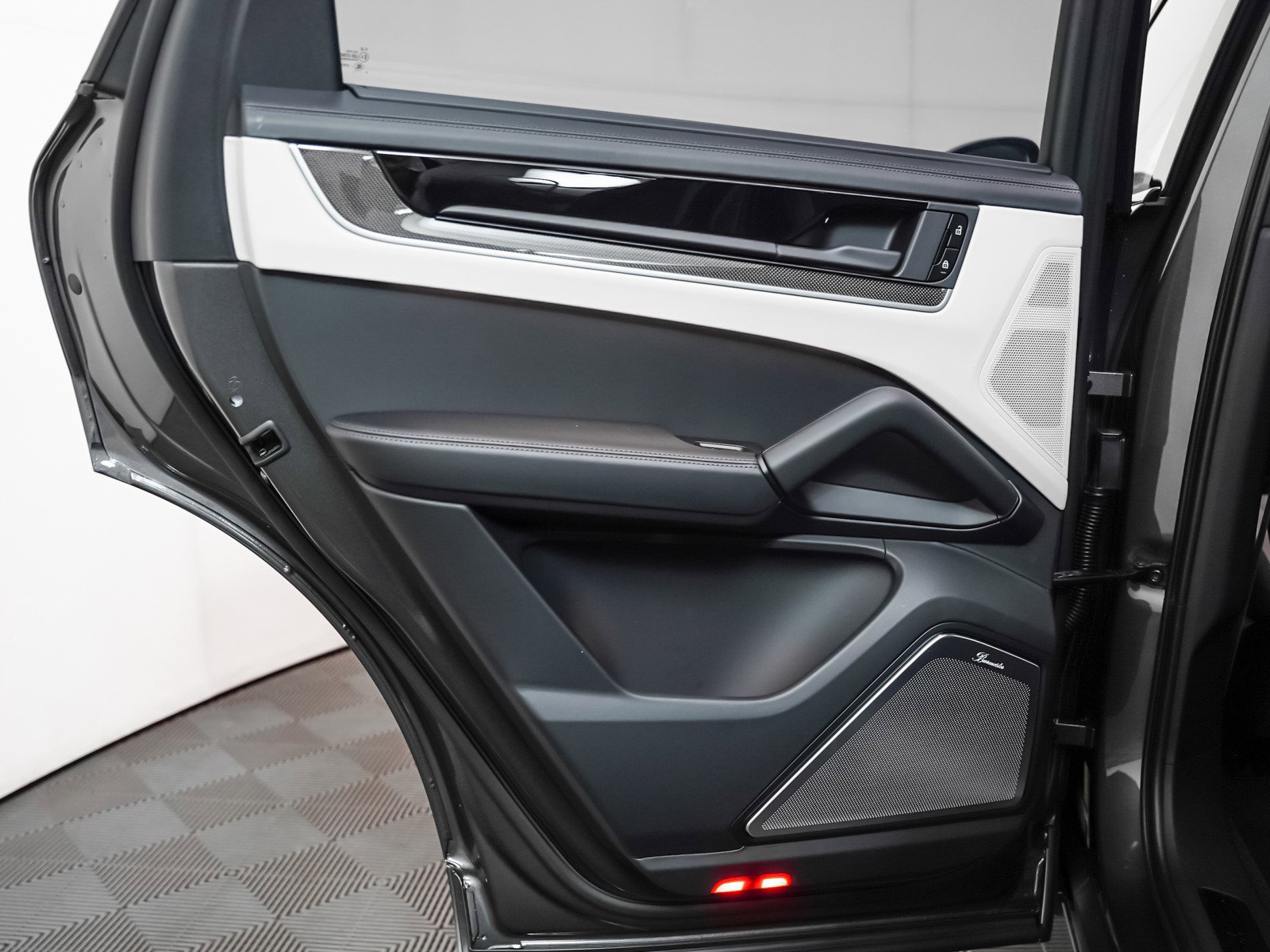 New 2026 Porsche Cayenne Turbo image 29