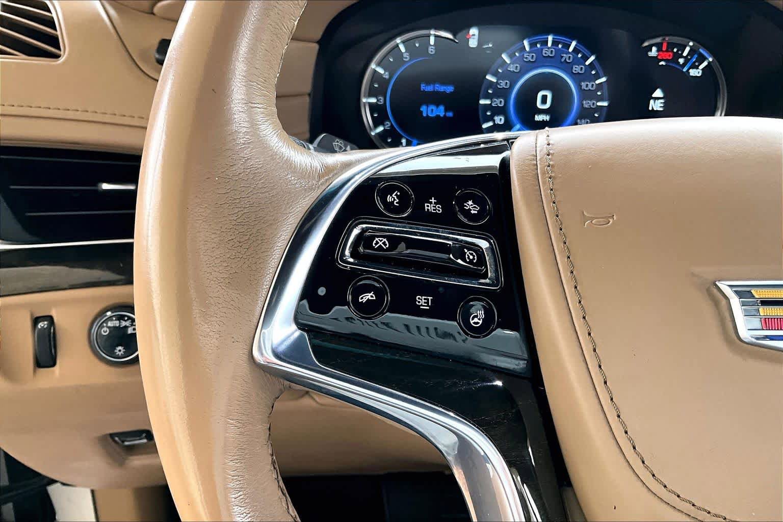 Used 2020 Cadillac Escalade Platinum AWD/4WD image 21