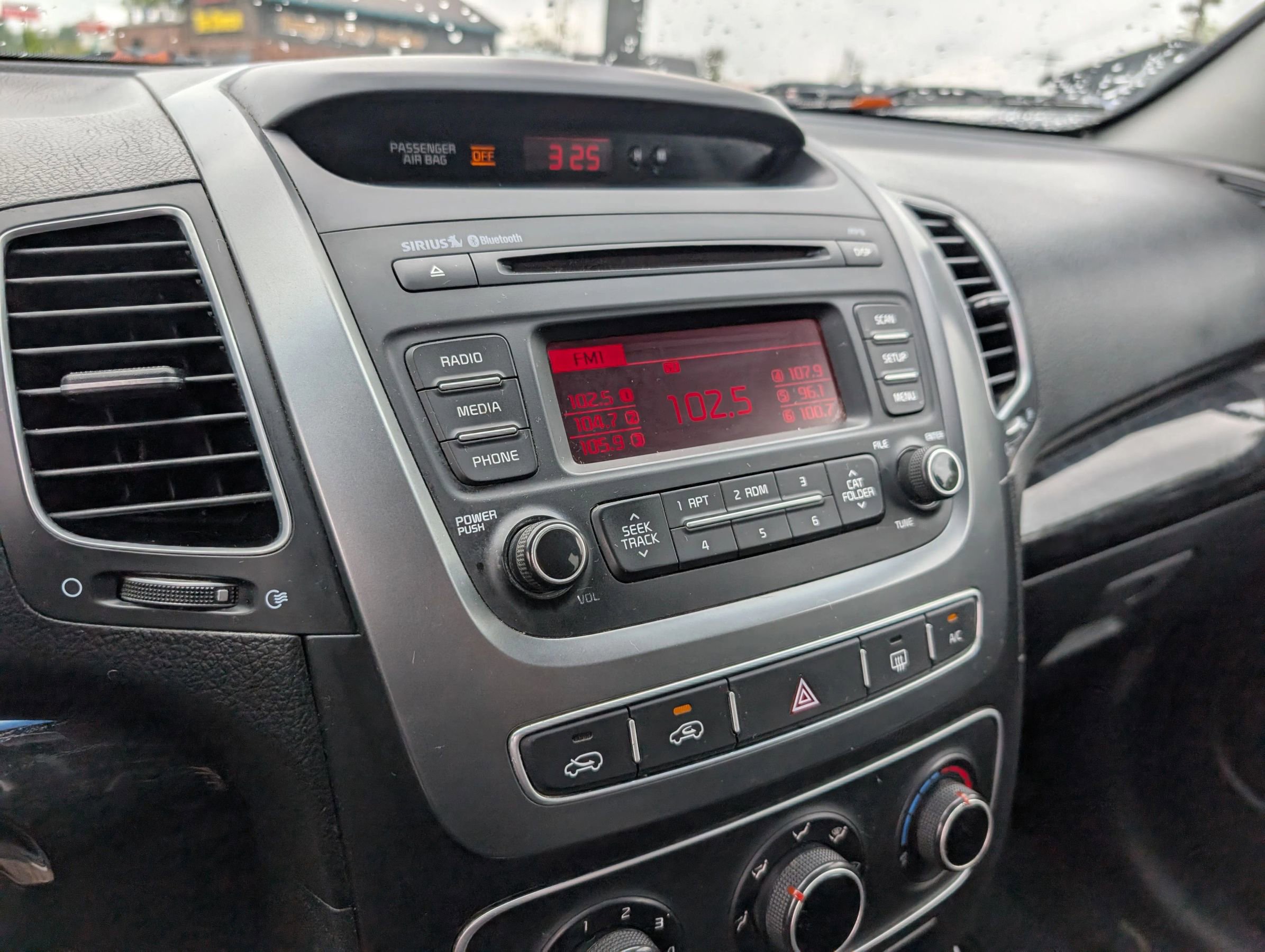 Used 2015 Kia Sorento LX image 14
