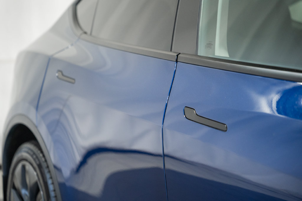 Used 2025 Tesla Model Y Long Range AWD/4WD image 15