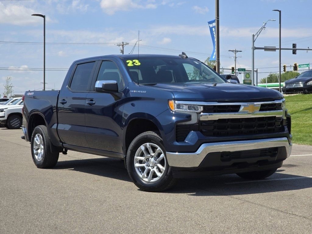 Used 2023 Chevrolet Silverado 1500 LT AWD/4WD image 2