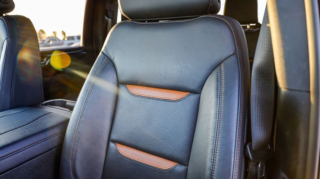 Used 2025 GMC Sierra 2500 AT4 image 29