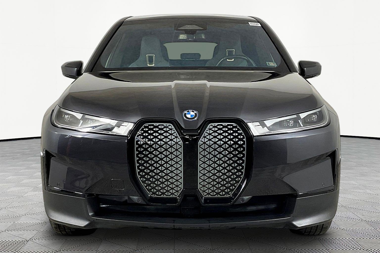 Certified 2022 BMW iX xDrive50 w/ Premium Package AWD/4WD image 2