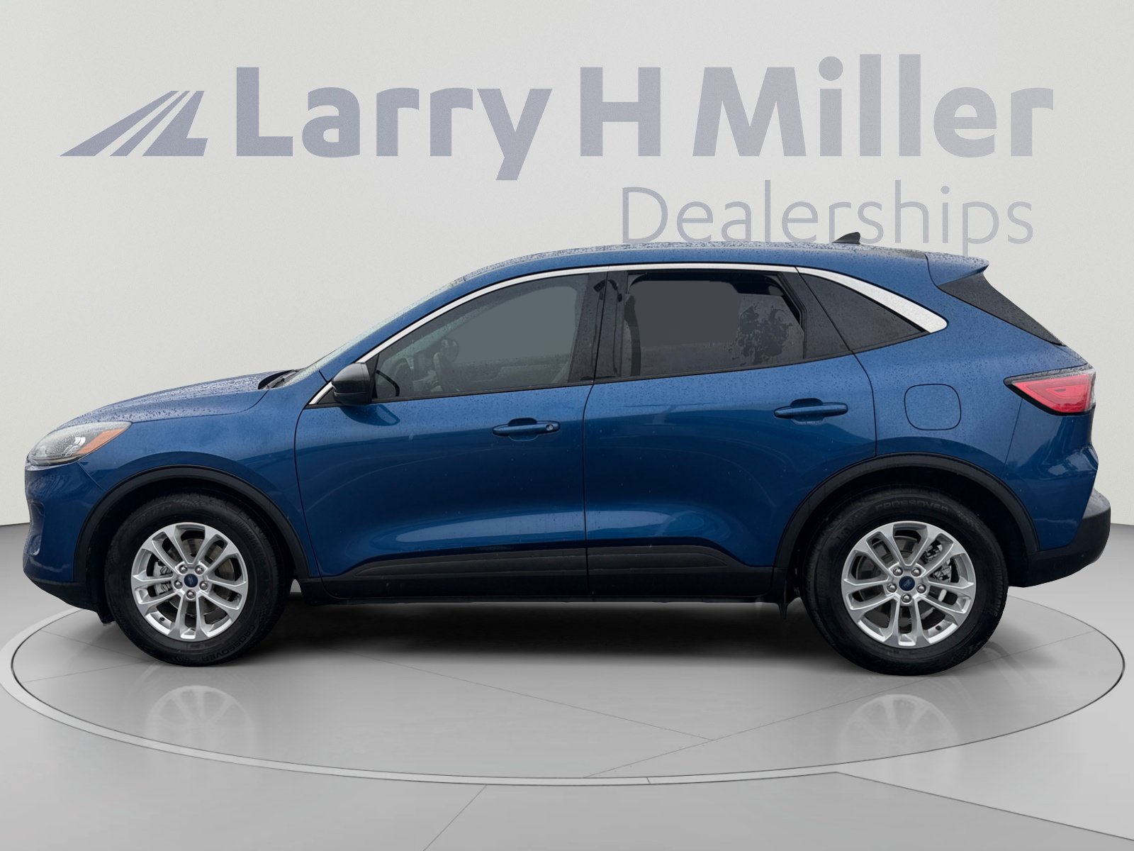 Used 2022 Ford Escape SE w/ Convenience Package FWD image 2