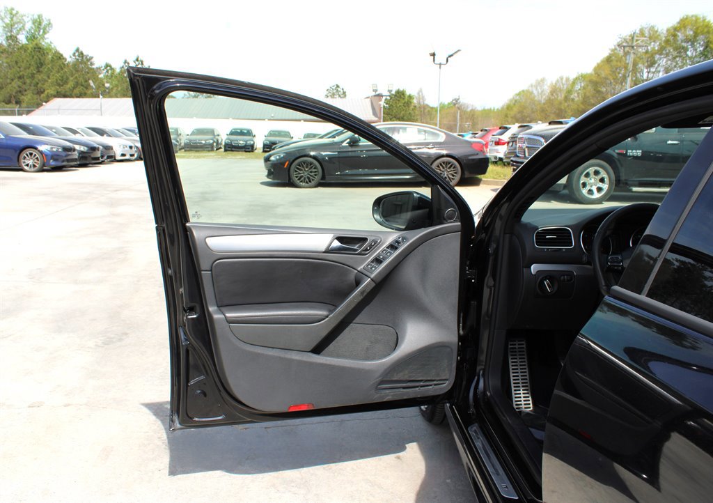 Used 2012 Volkswagen Golf 4-Door image 31