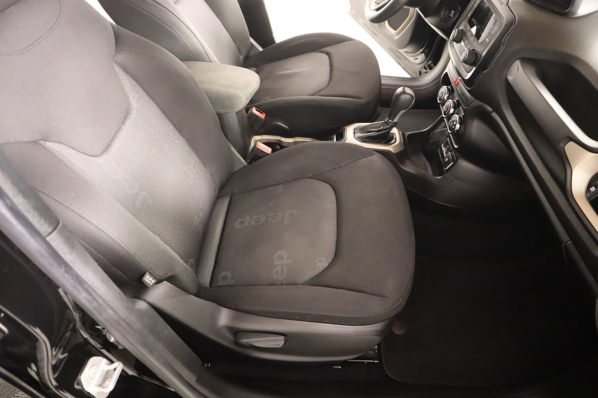 Used 2016 Jeep Renegade Sport w/ Power & Air Group image 11