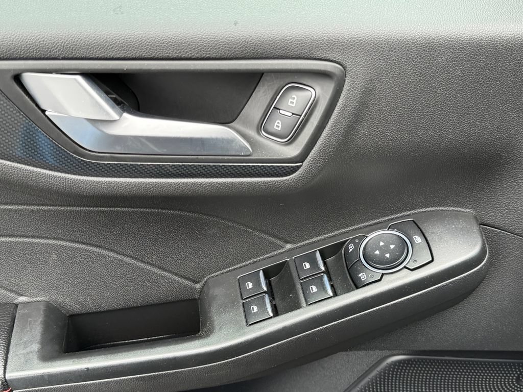 Used 2023 Ford Escape ST-Line AWD/4WD image 11