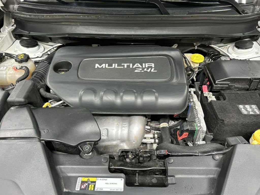 Used 2016 Jeep Cherokee Limited AWD/4WD image 25