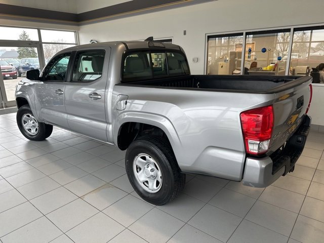Used 2017 Toyota Tacoma SR image 6
