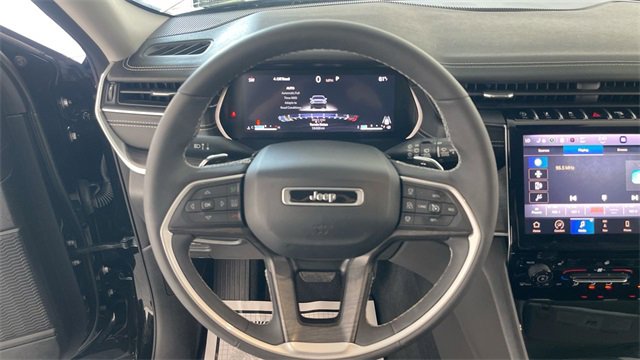 Used 2023 Jeep Grand Cherokee L Limited w/ Black Appearance Package image 37