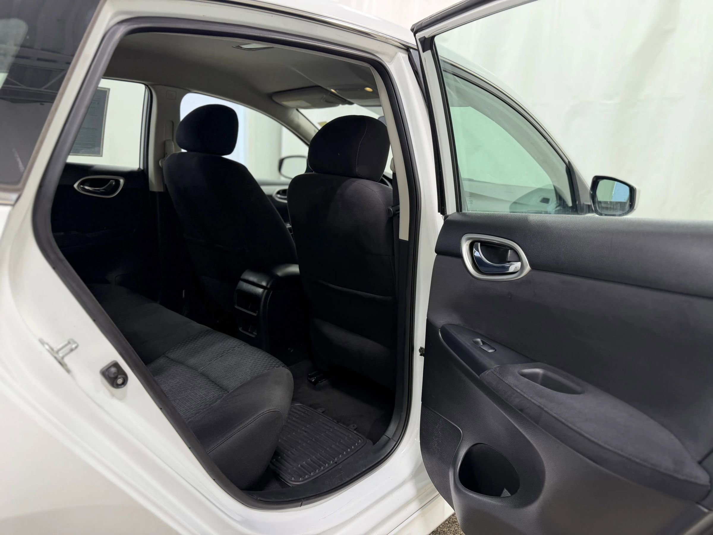 Used 2014 Nissan Sentra SR image 28