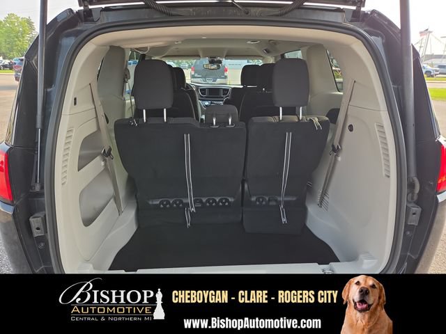 Used 2023 Chrysler Voyager LX FWD image 27