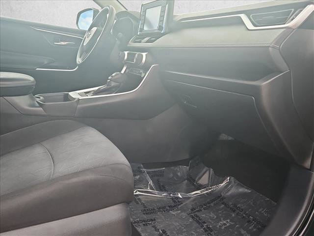 Used 2021 Toyota RAV4 XLE image 22