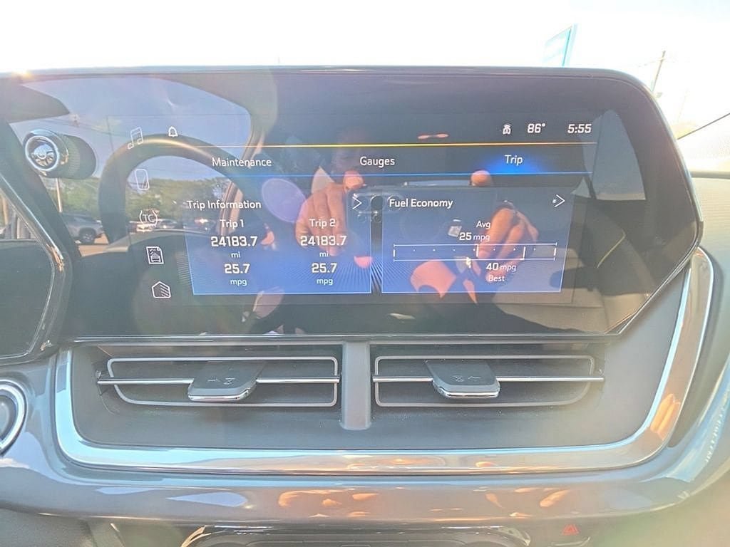 Used 2024 Chevrolet Trax ACTIV w/ Sunroof Package FWD image 15