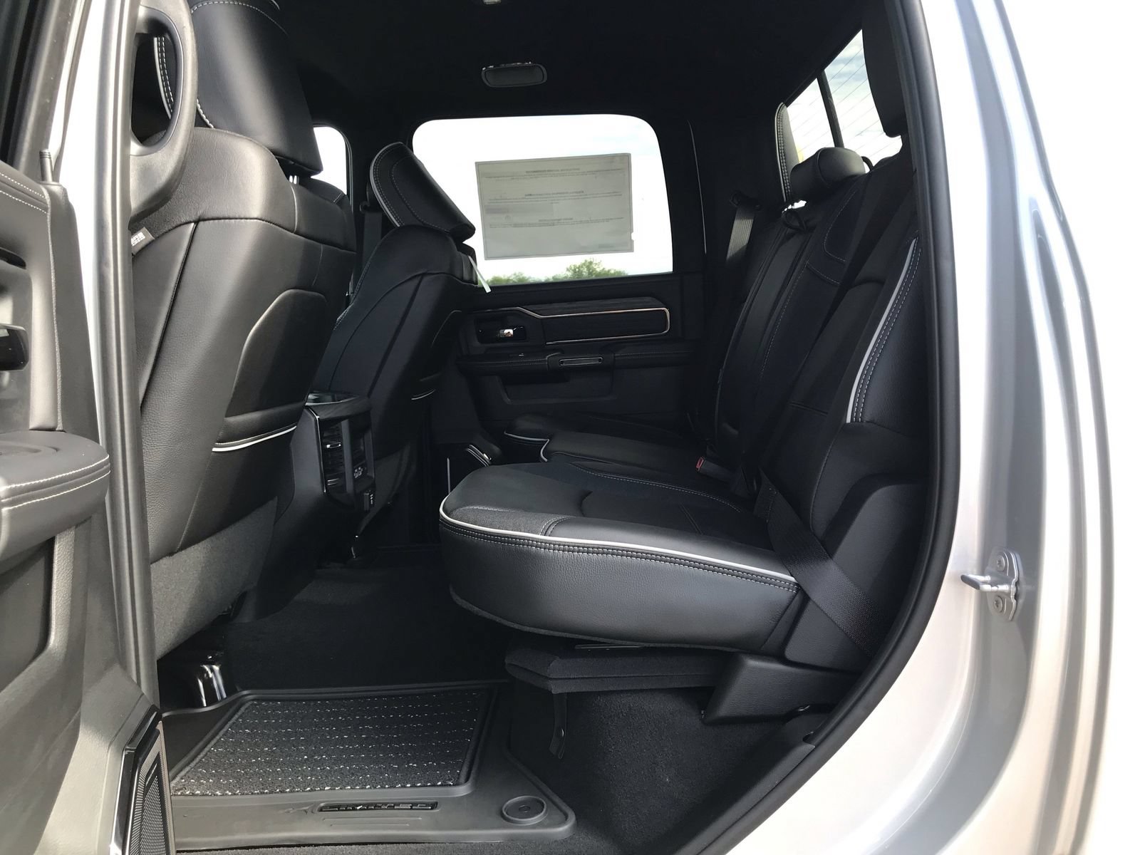 New 2026 RAM 3500 Limited AWD/4WD image 16