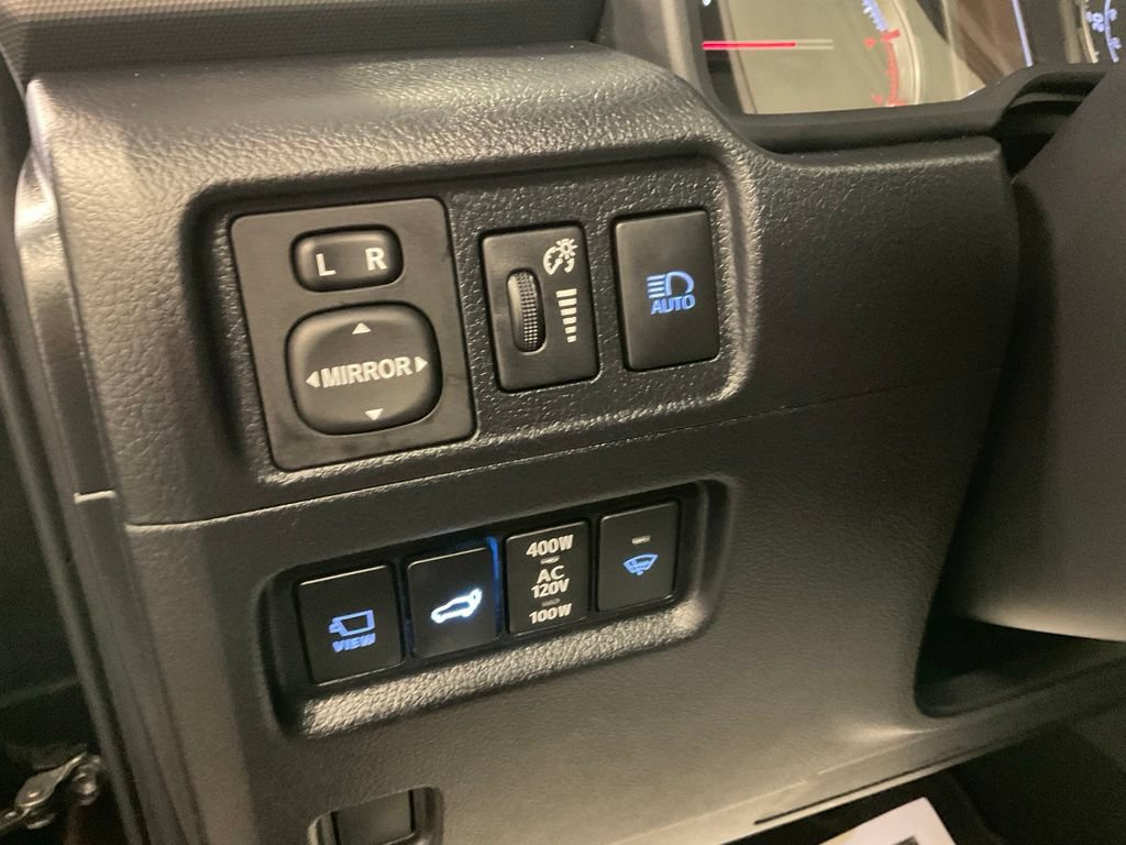 Used 2022 Toyota 4Runner Limited AWD/4WD image 13