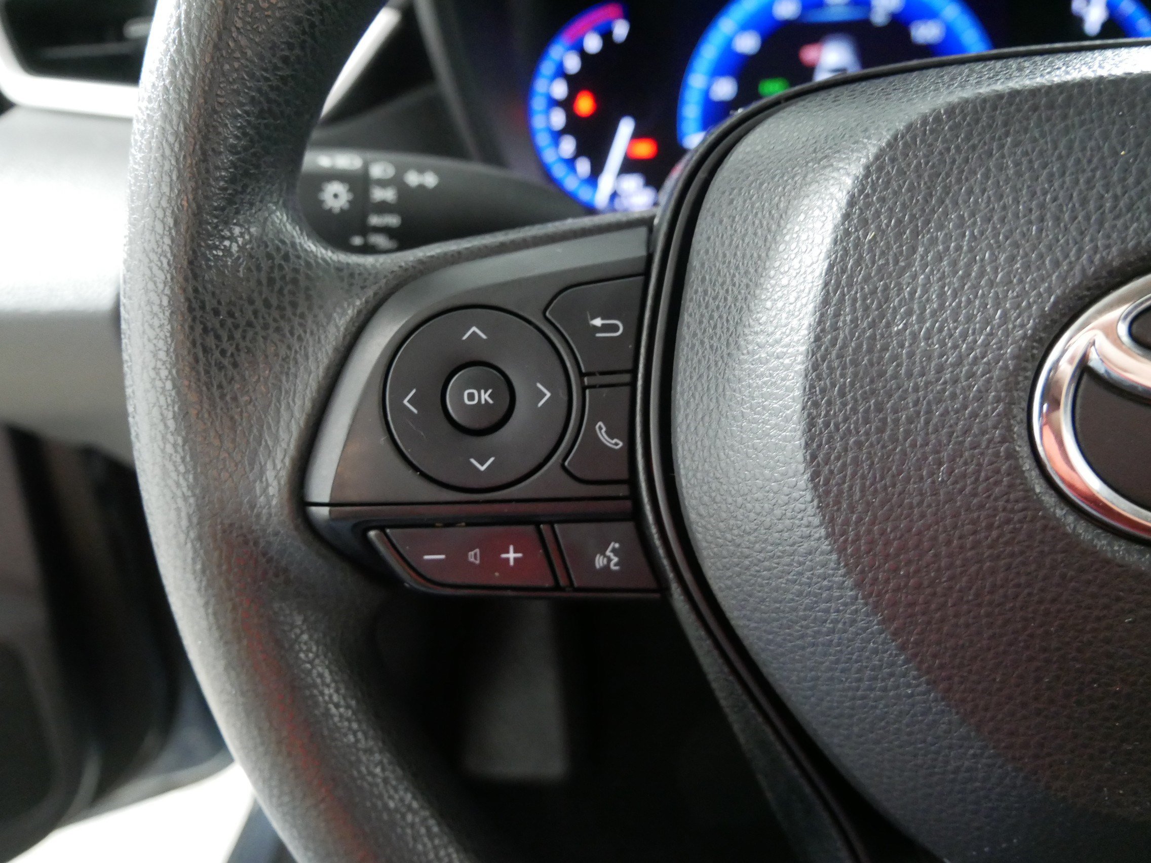 Used 2021 Toyota Corolla LE FWD image 27