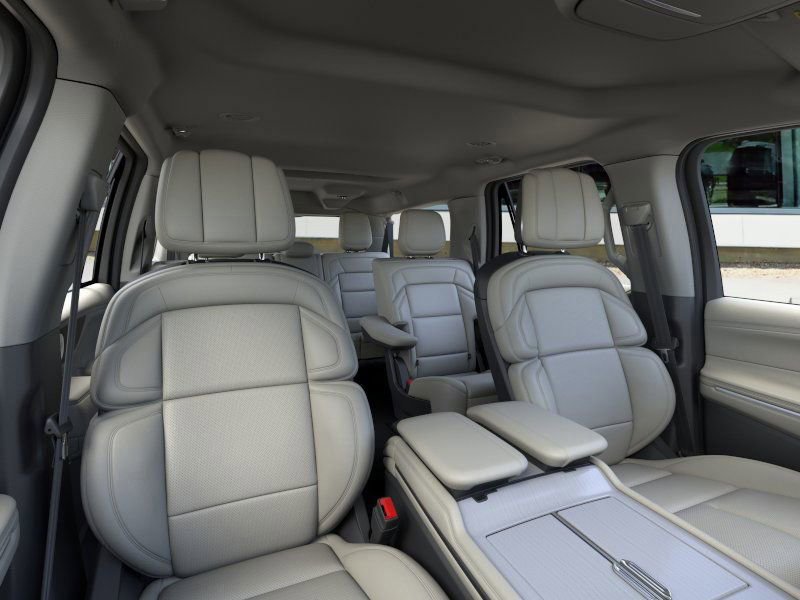 New 2026 Lincoln Navigator L Premier image 10