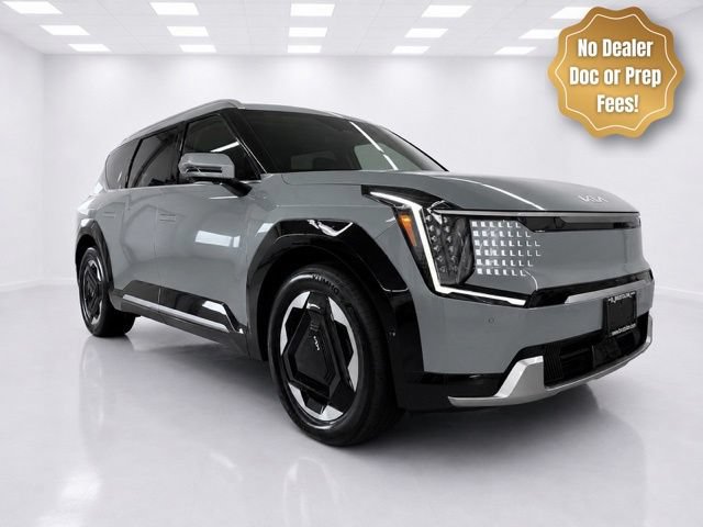Used 2024 Kia EV9 Land AWD/4WD image 2