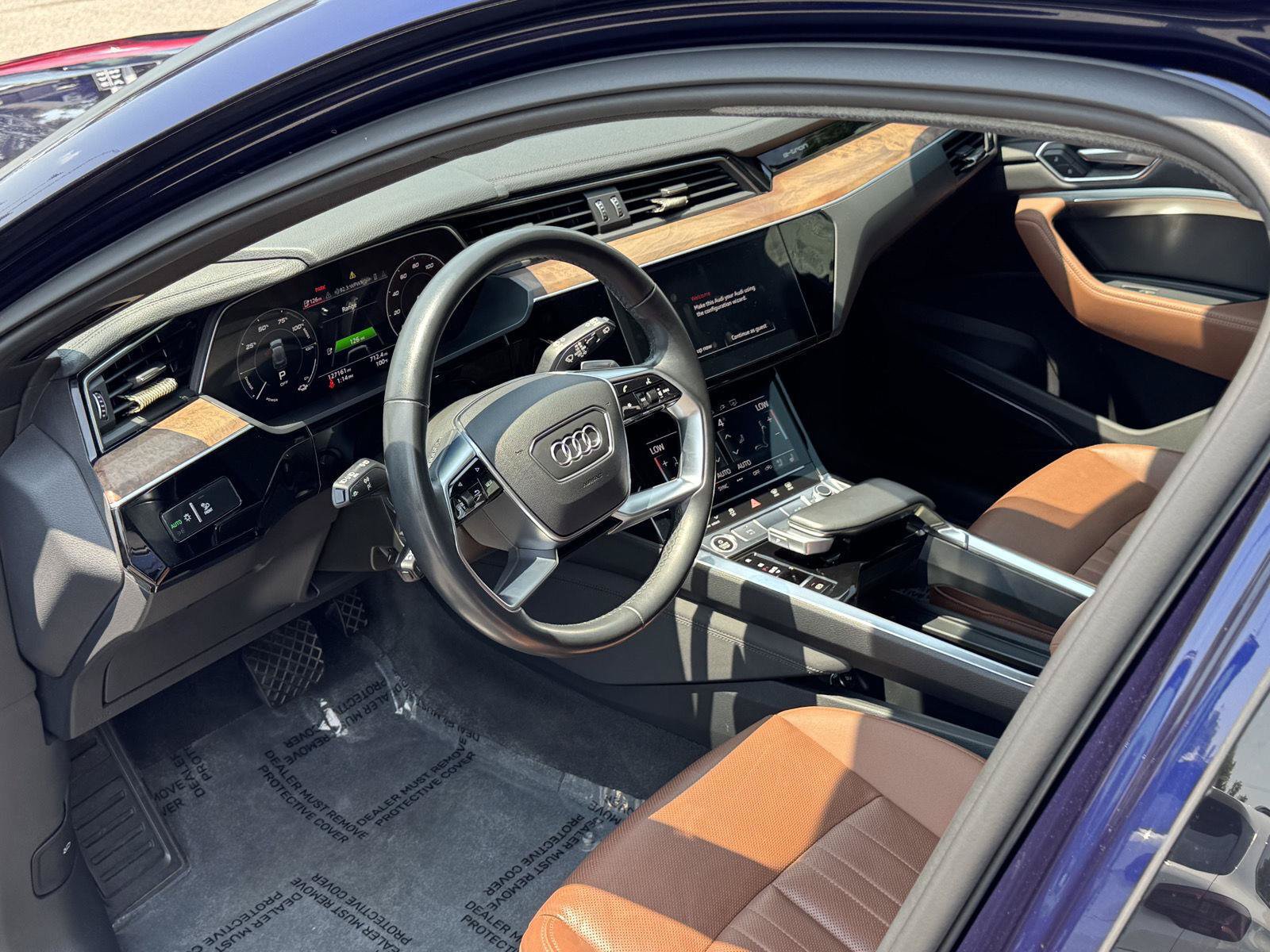 Used 2022 Audi e-tron Premium Plus w/ Premium Plus Package AWD/4WD image 22