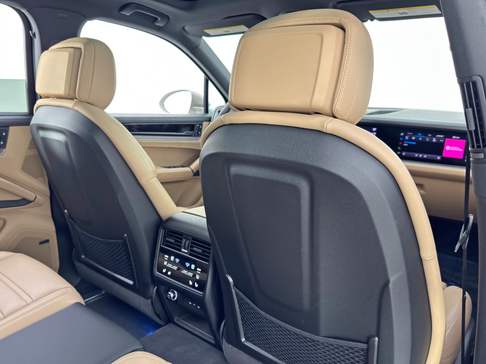 Used 2025 Porsche Cayenne E-Hybrid image 36
