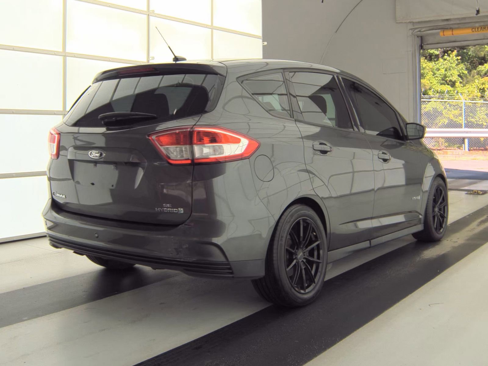 Used 2018 Ford C-MAX SE w/ Equipment Group 201A FWD image 4