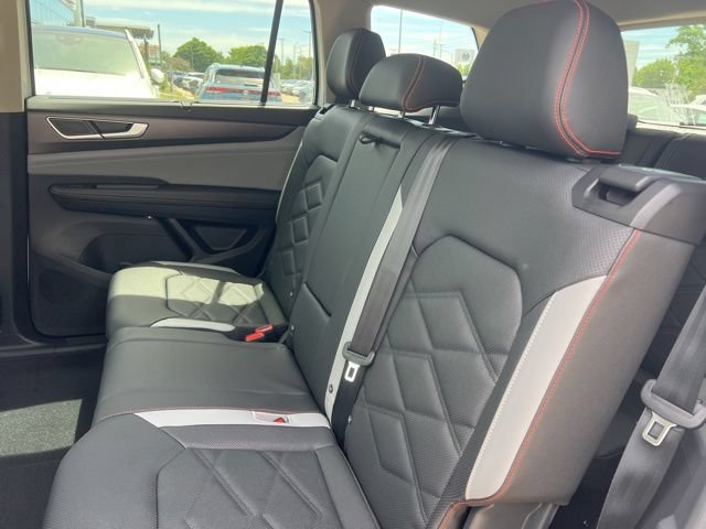 New 2026 Volkswagen Atlas Peak Edition AWD/4WD image 8