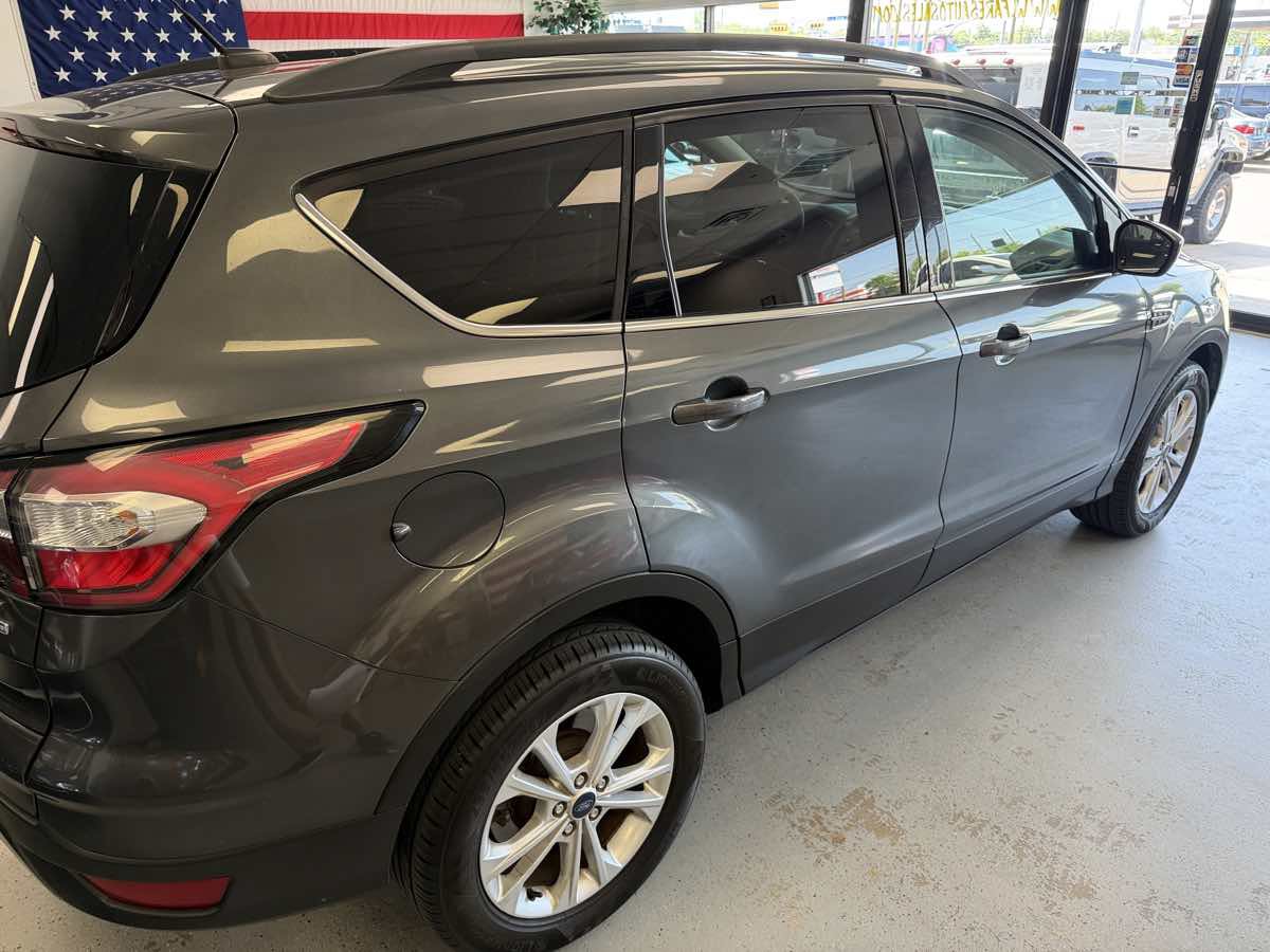 Used 2018 Ford Escape SE AWD/4WD image 4