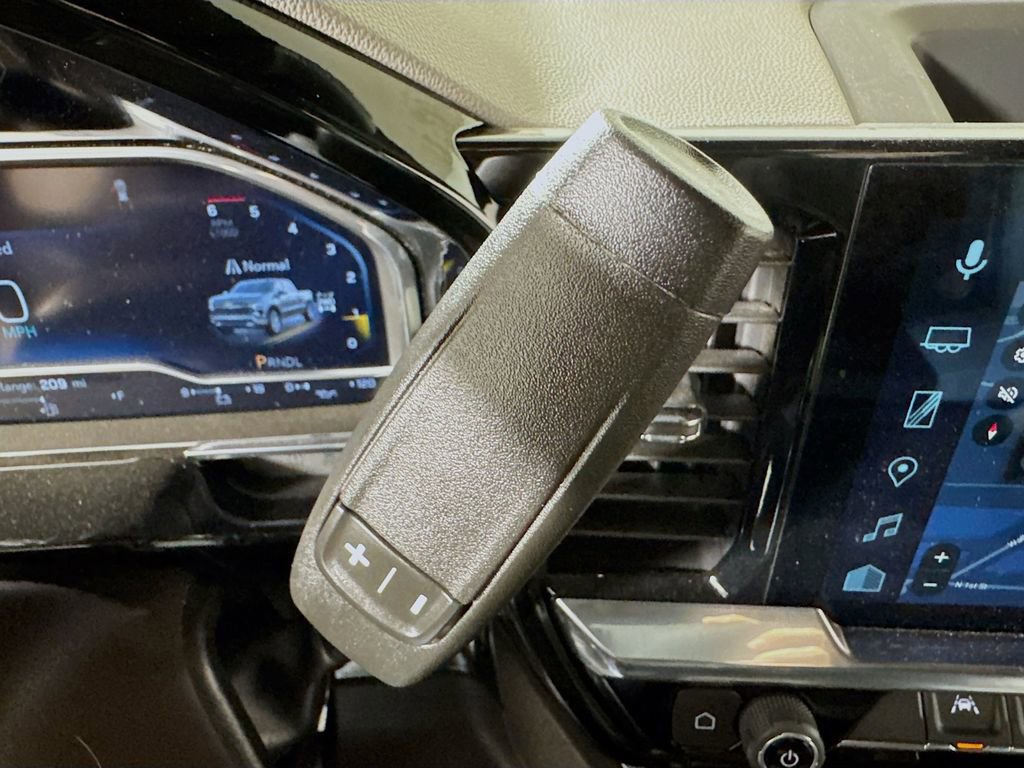 Certified 2025 Chevrolet Silverado 1500 LT w/ Safety Package image 15