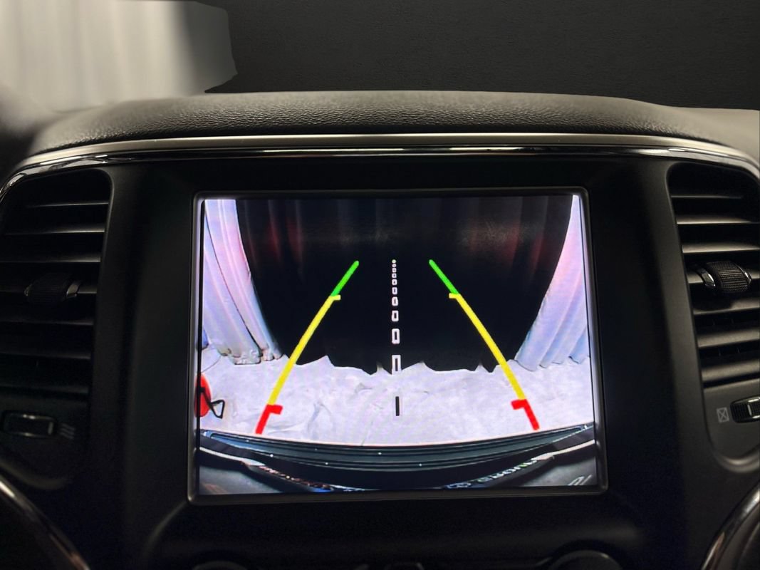 Used 2018 Jeep Grand Cherokee Altitude AWD/4WD image 27