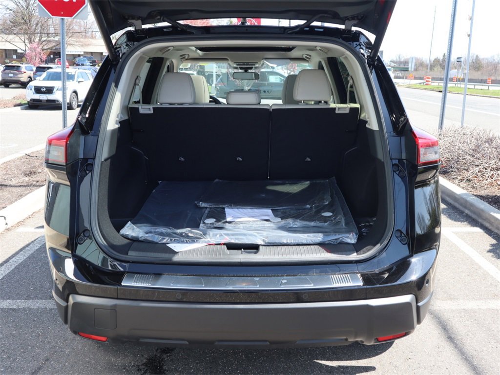 Certified 2025 Nissan Rogue SV w/ SV Premium Package image 31