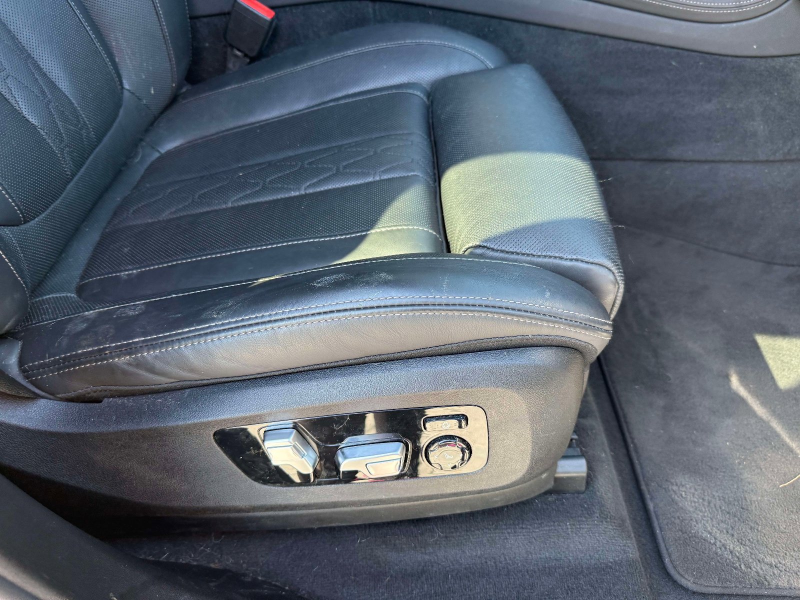 Used 2021 BMW X7 xDrive40i w/ M Sport Package image 23