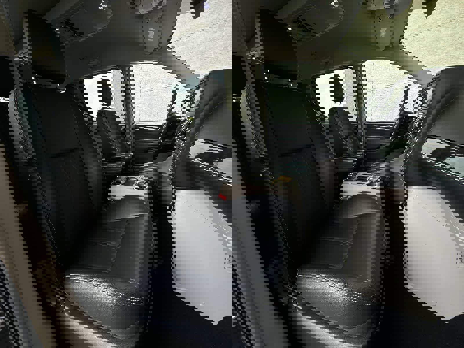 Used 2014 Chrysler Town & Country Touring image 21