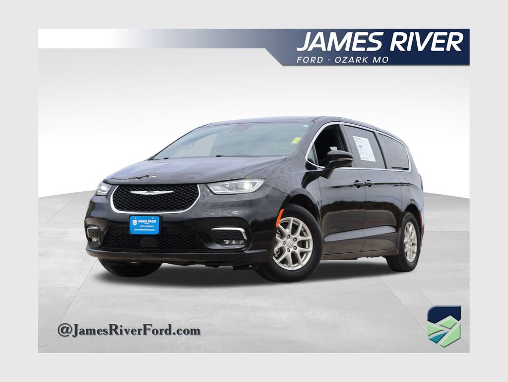 Used 2025 Chrysler Pacifica Select FWD image 1