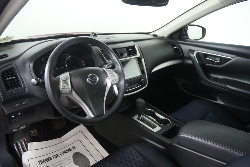 Used 2016 Nissan Altima 2.5 SV w/ Convenience Package FWD image 11