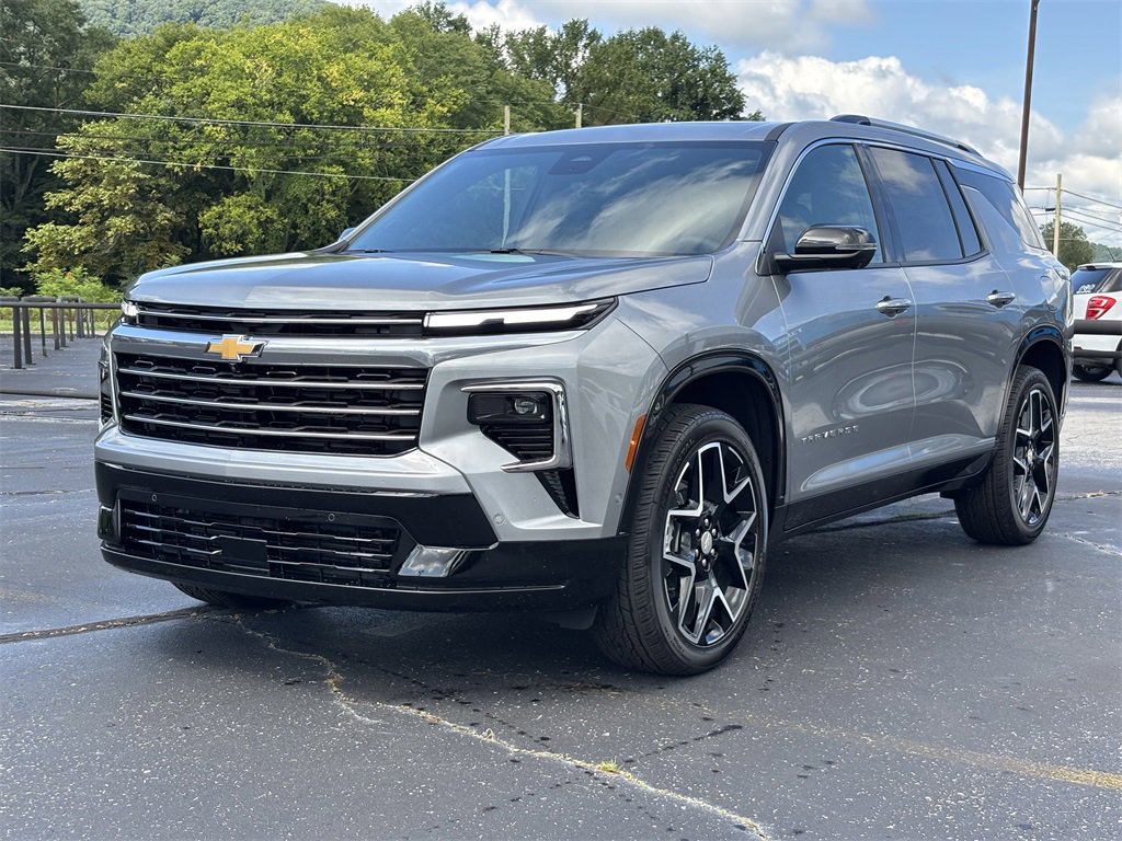 New 2026 Chevrolet Traverse High Country w/ LPO, Floor Liner Package image 2