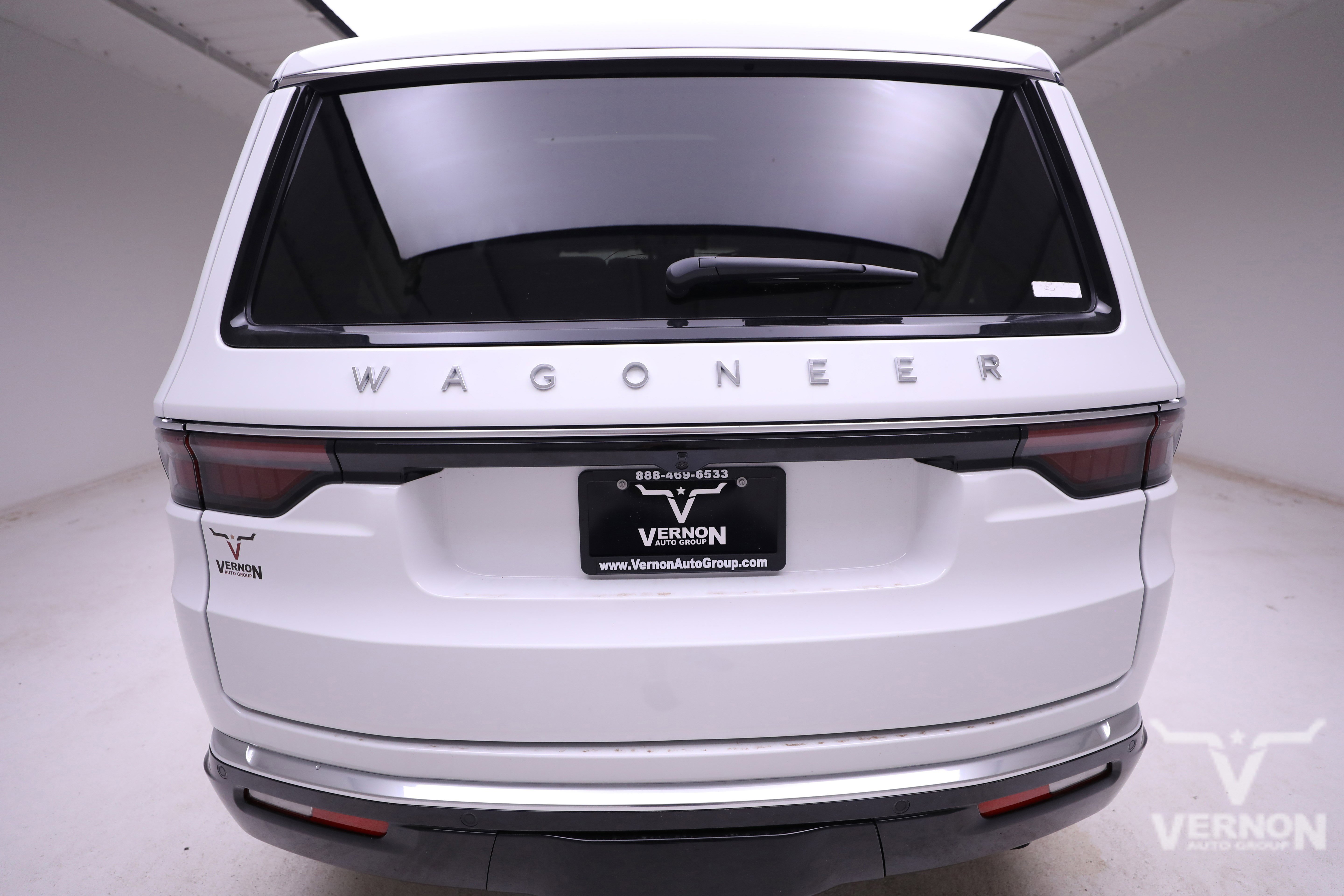 New 2025 Jeep Wagoneer Base 4x4 w/ Convenience Group I image 4