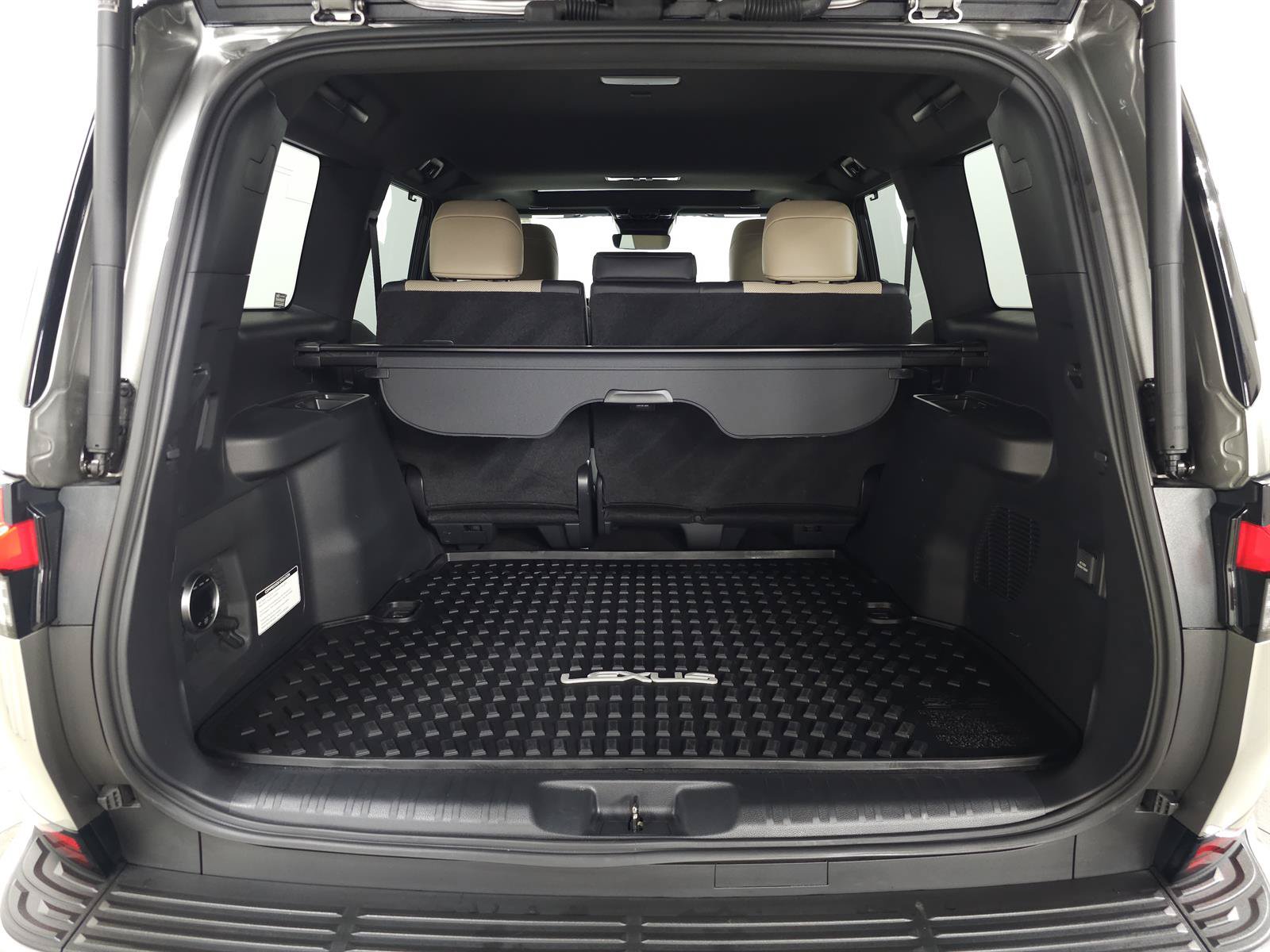 Used 2025 Lexus GX 550 AWD/4WD image 8