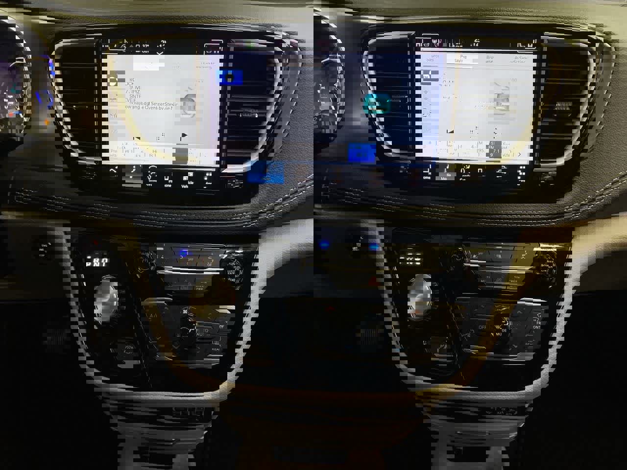 Used 2023 Chrysler Pacifica Touring-L image 25