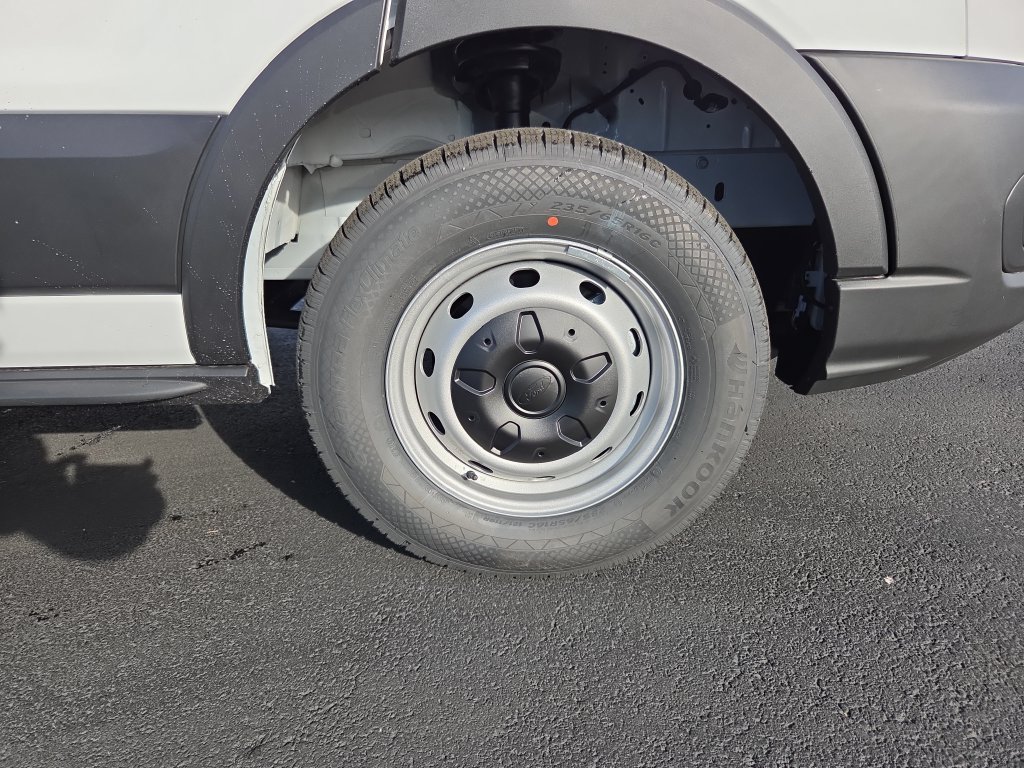 New 2027 Ford Transit 250 148 Medium Roof RWD image 10