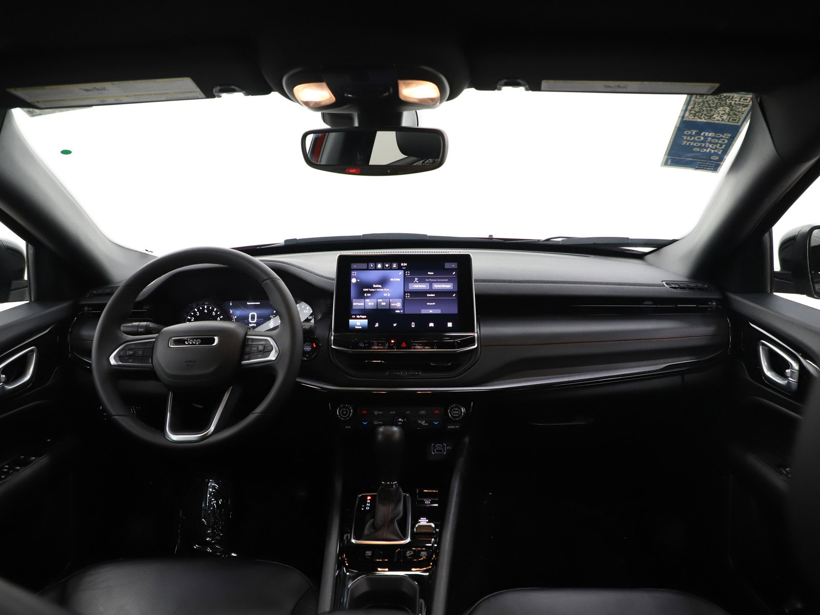 Used 2025 Jeep Compass Trailhawk image 13