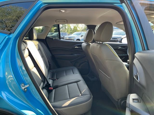 Used 2025 Chevrolet Trax ACTIV w/ Driver Confidence Package FWD image 19