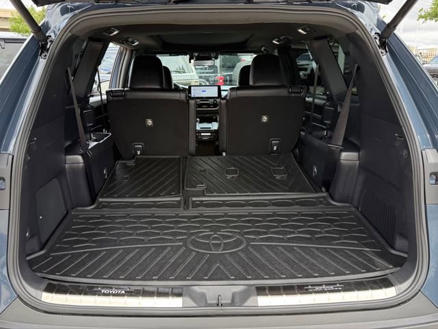 Used 2025 Toyota Grand Highlander AWD Hybrid image 30