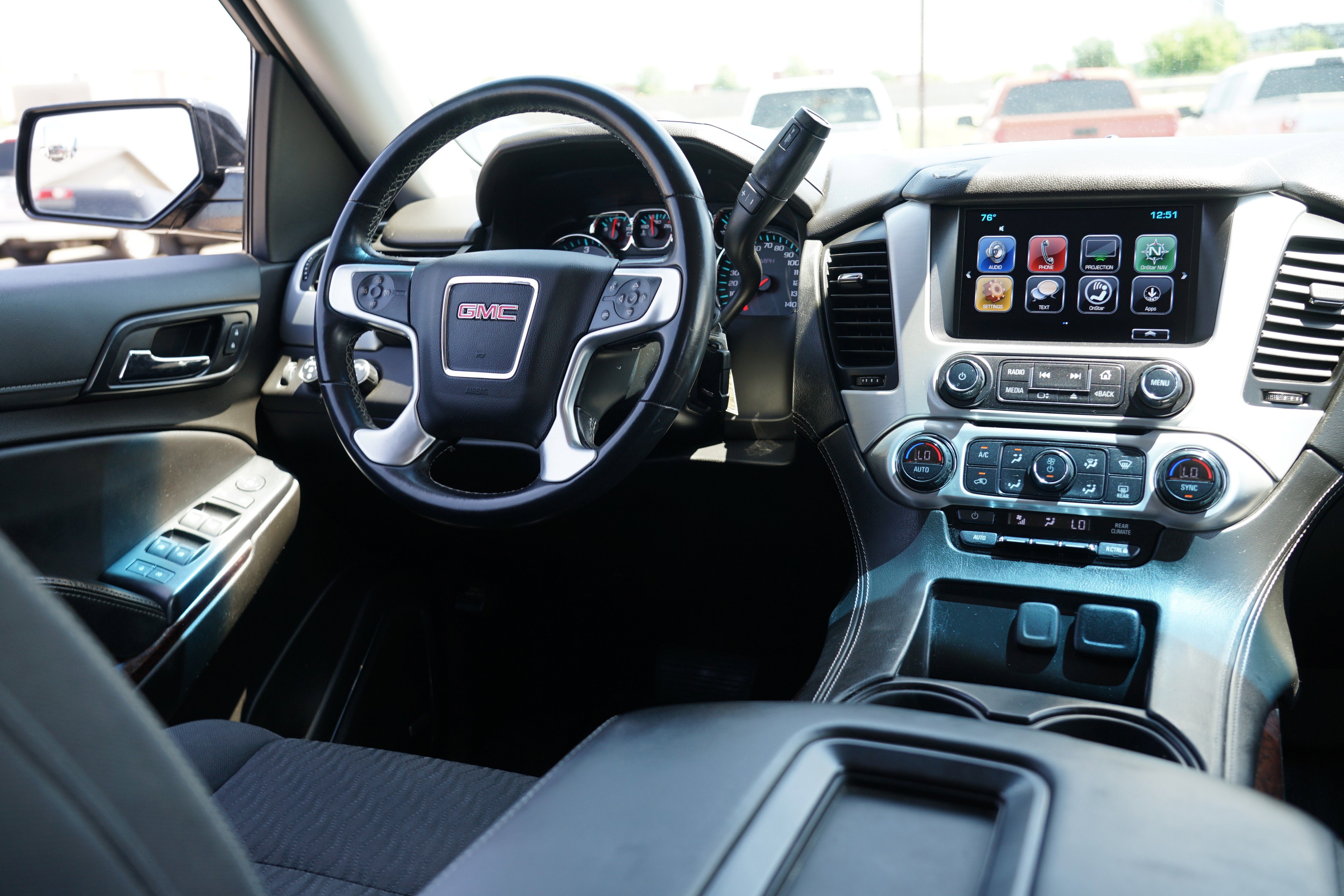 Used 2019 GMC Yukon XL SLE w/ SLE Value Package image 14