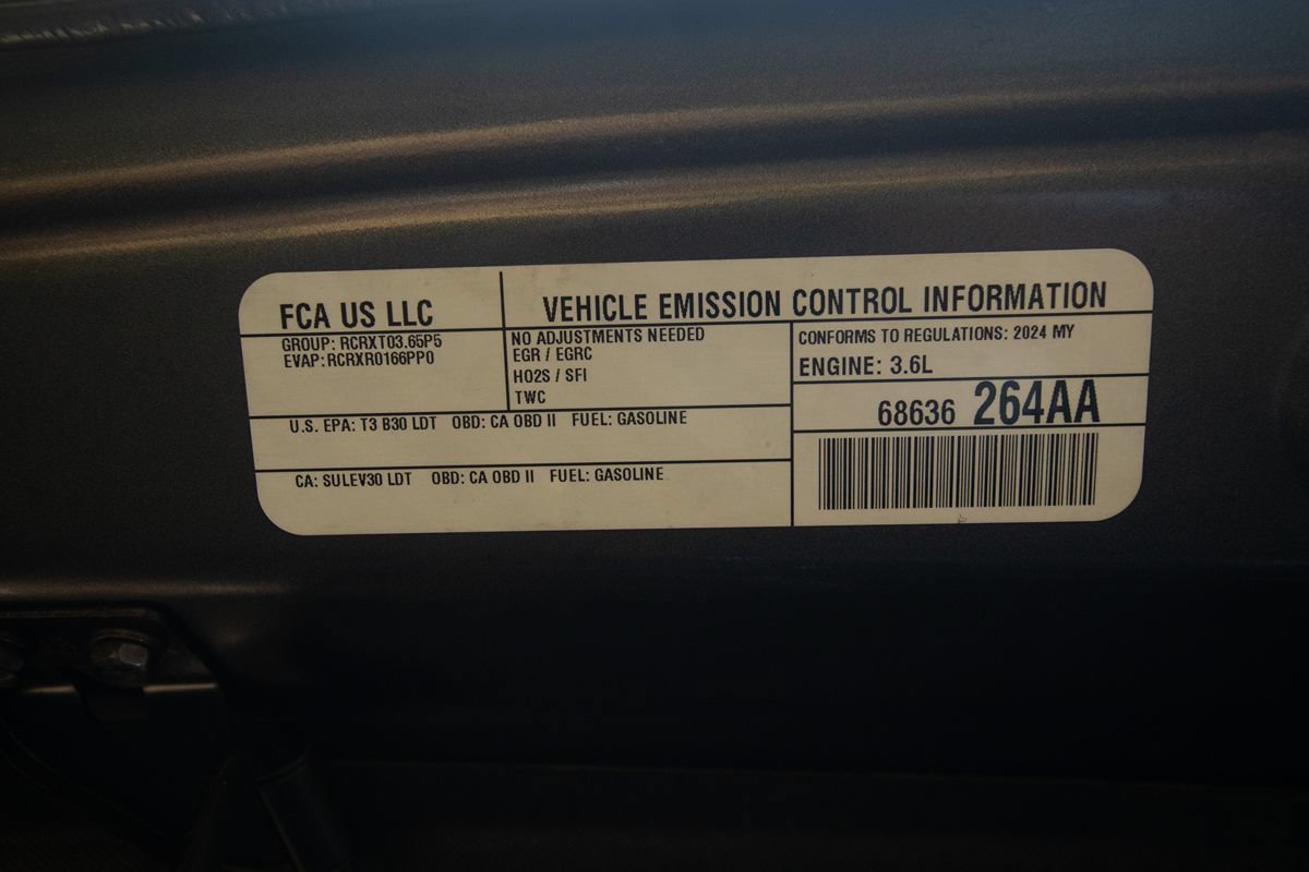 Used 2024 Jeep Gladiator Sport AWD/4WD image 33