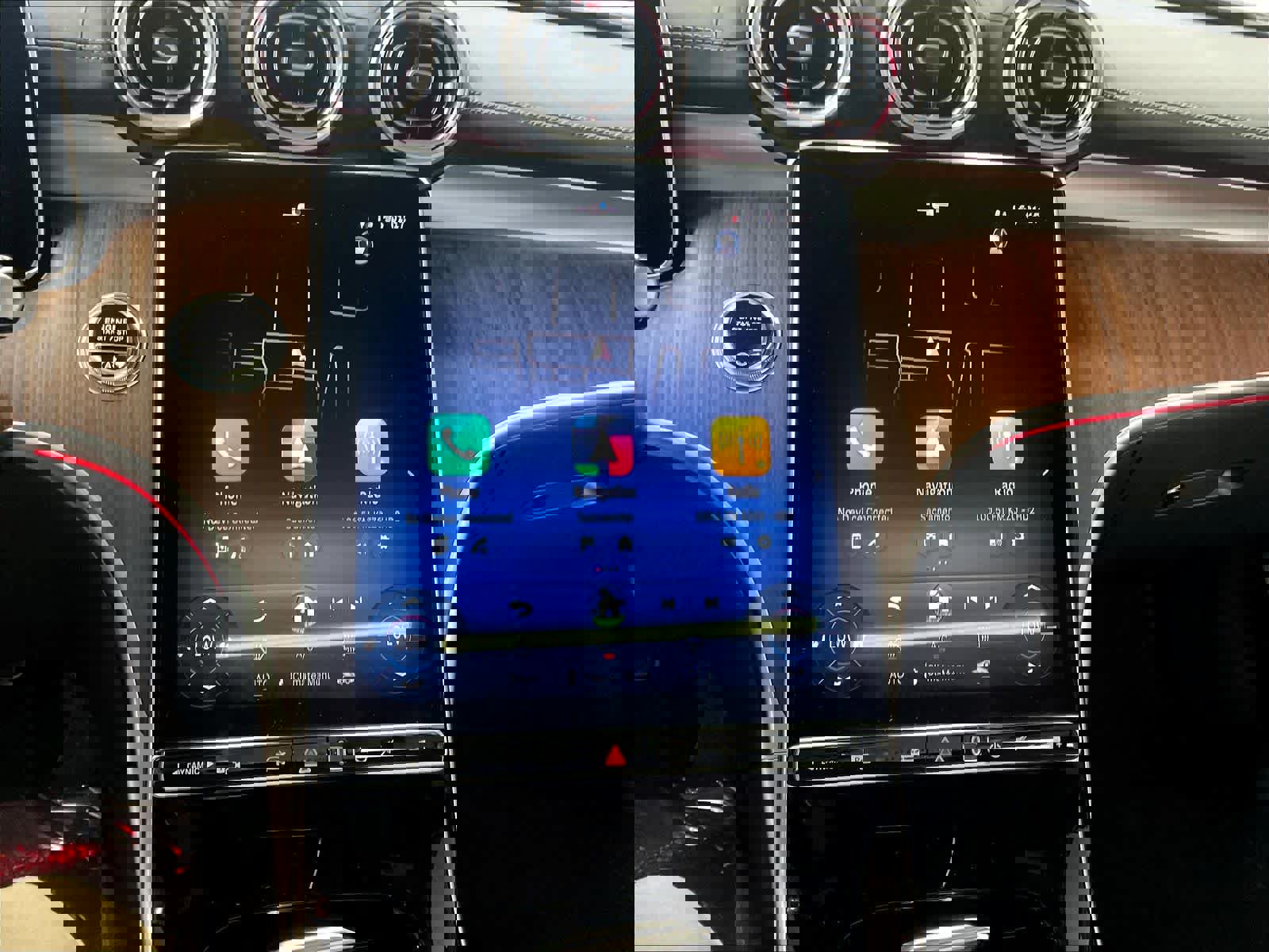 Used 2025 Mercedes-Benz C 300 4MATIC Sedan image 34