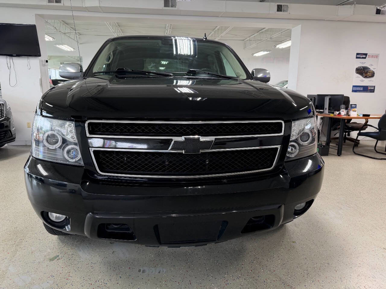 Used 2012 Chevrolet Avalanche LT AWD/4WD image 5