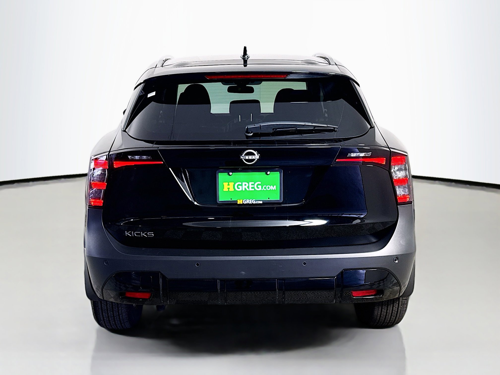 Used 2026 Nissan Kicks SV FWD image 8